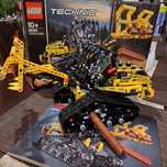 LEGO TECHNIC 42094 Koparka gąsienicowa