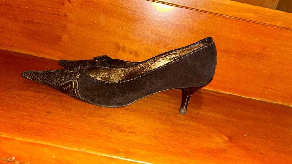 Sapatos em Pele Castanhos