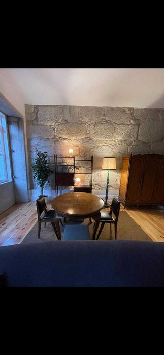 ALUGA-SE ESTÚDIO MEZANINO – PORTO – BAIXA