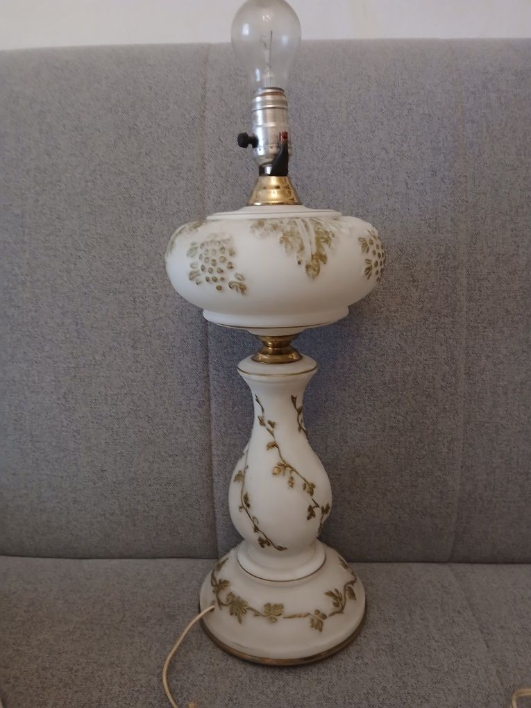 Lampa antyk u.s.a. leviton