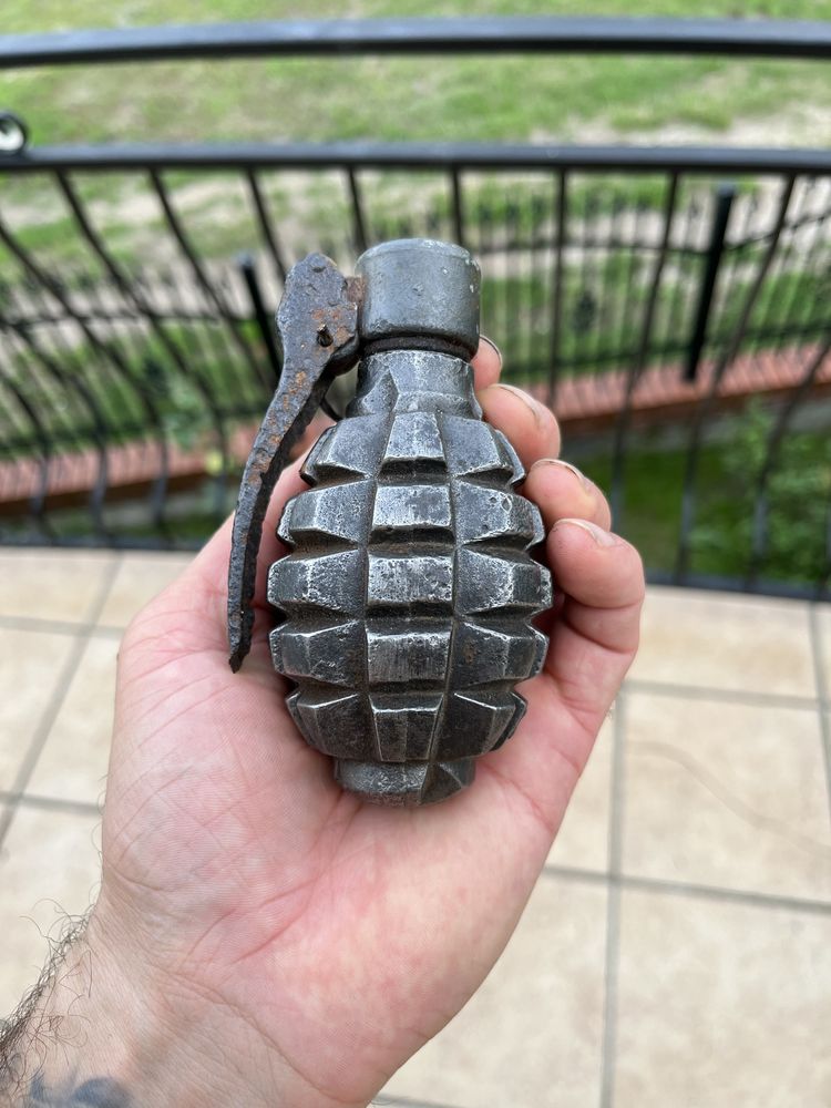 Skorupa granatu wz.33 zapalnik wz.31
