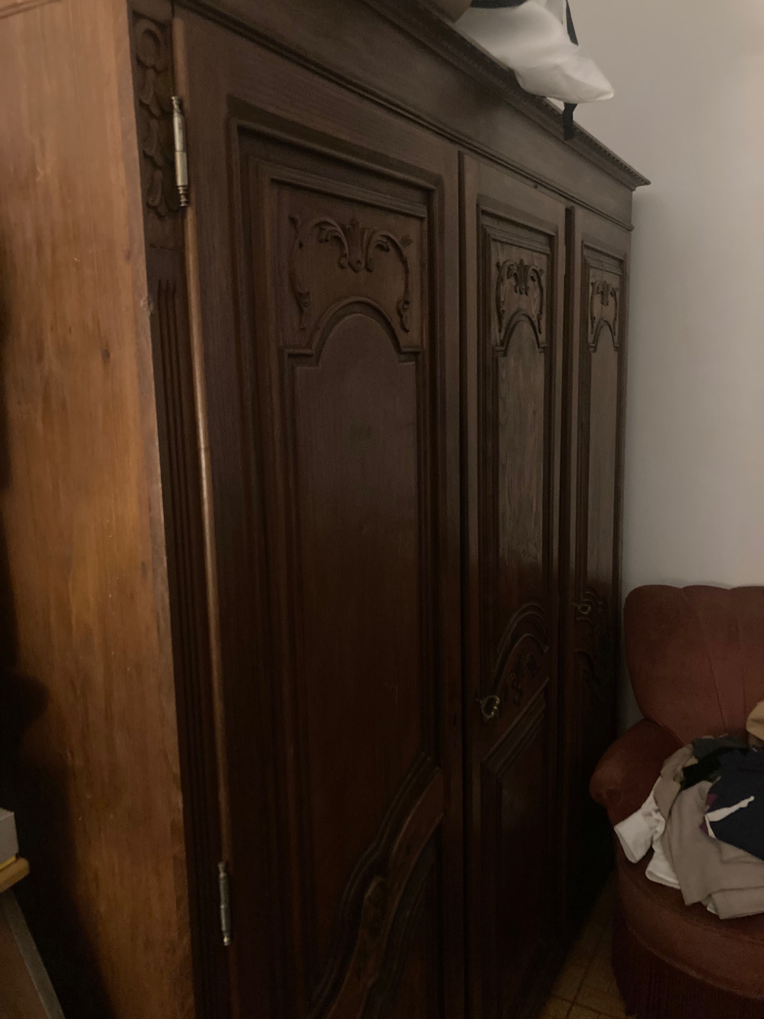 Guarda-roupa médio
