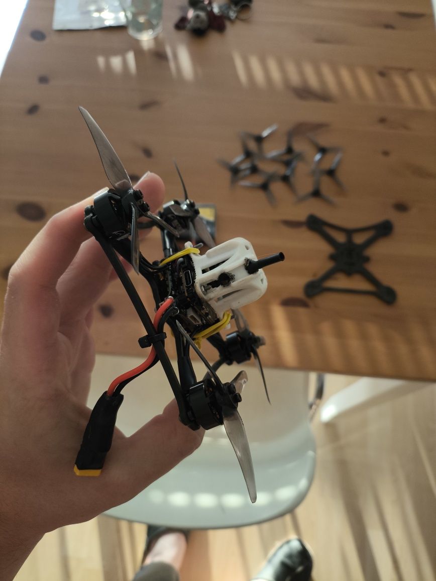 Dron fpv toothpick 3" DJI o4 lite 3s 1404 freestyle 3 cale elrs