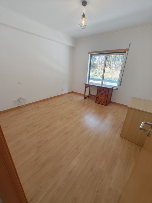 Apartamento T3 c/garagem p/2 carros