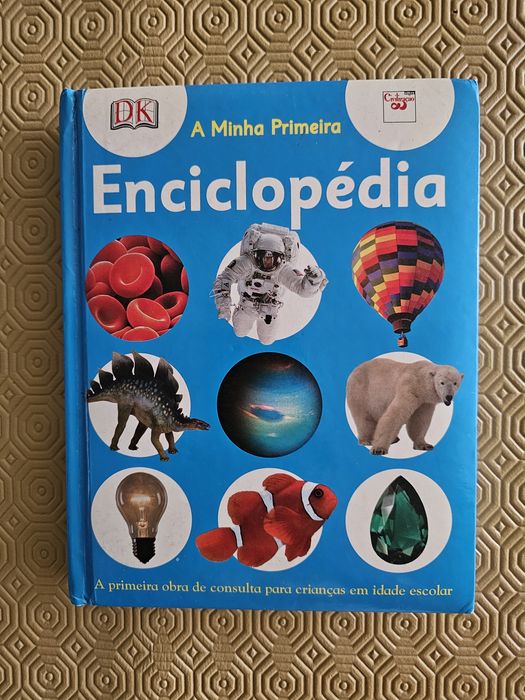 Livro "A minha primeira enciclopédia"