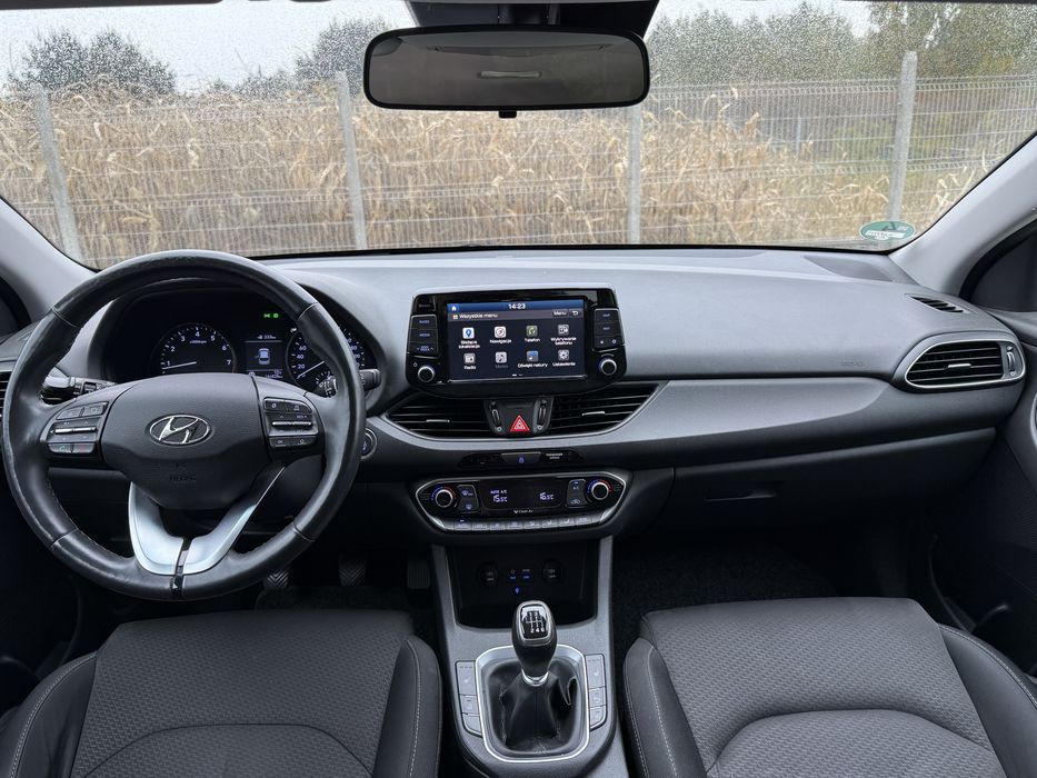 Hyundai i30 2017 rok 1.4 T-GDI benzyna  bogato wyposażony