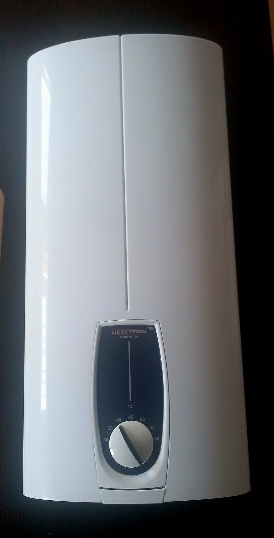 Przepływowy elektr. ogrzewacz wody Stiebel Eltron DHB-E 11SL