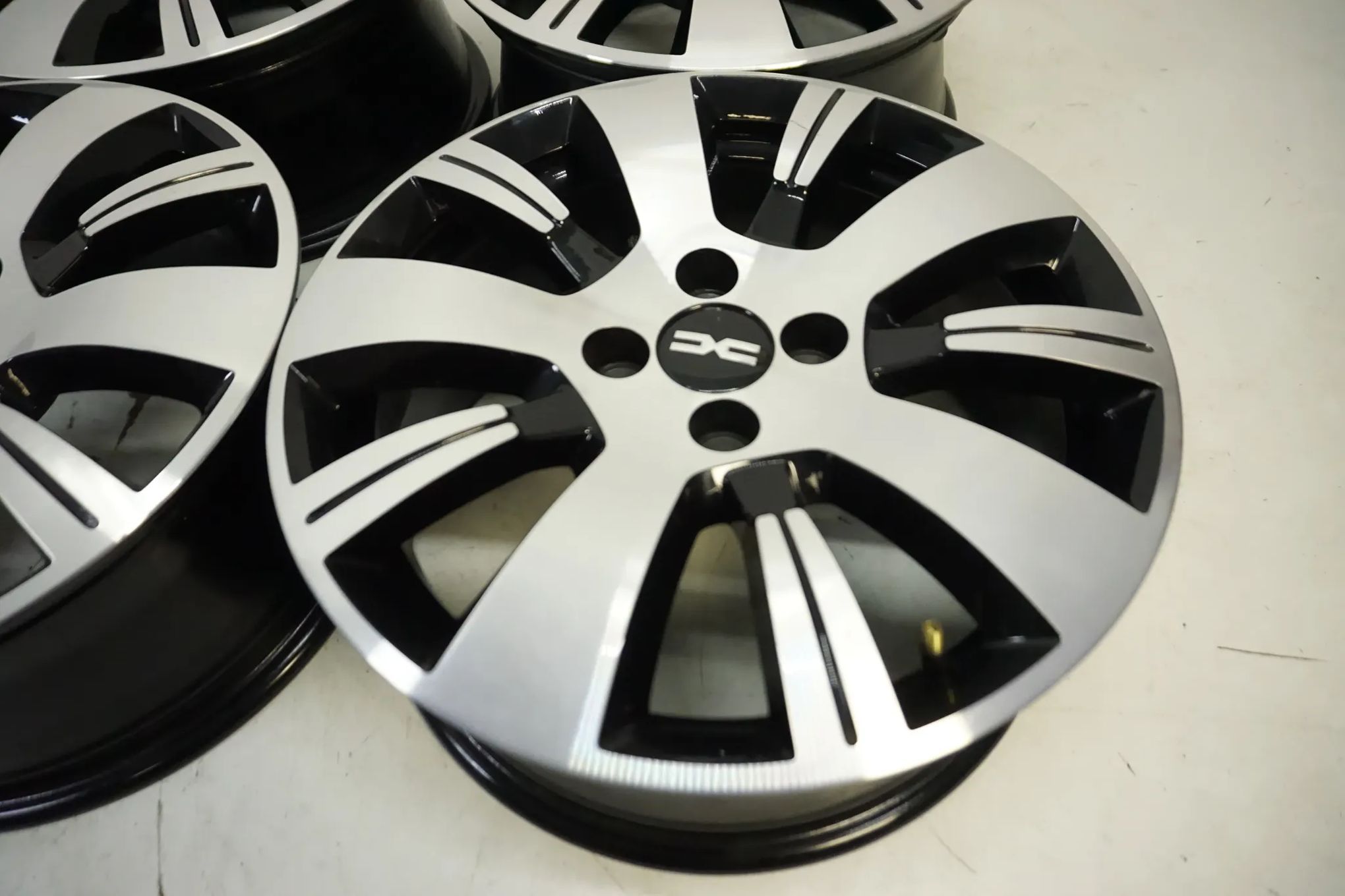 Felgi Aluminiowe 16 Renault Captur Zoe Clio Dacia Logan Dokker Sandero Jogger Sandero Stepway  ORYGINAŁ
