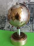 Globo terrestre de Metal.