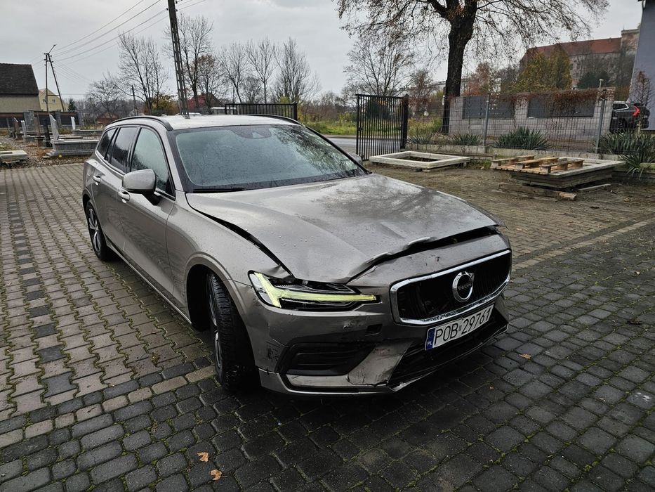 Volvo V60 MAŁO USZKODZONY diesel 150KM manual zadbany Zamiana