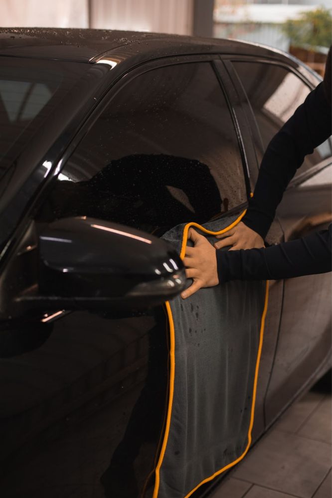 Рушник для авто з мікрофібри Aroma Car Lux Detailing 70x50 см 700 ГСМ