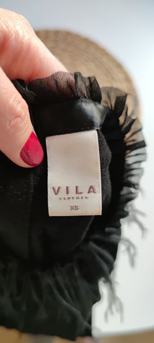 Czarna bluzka top z krótkim rękawem Vila XS/S z piórami feathers