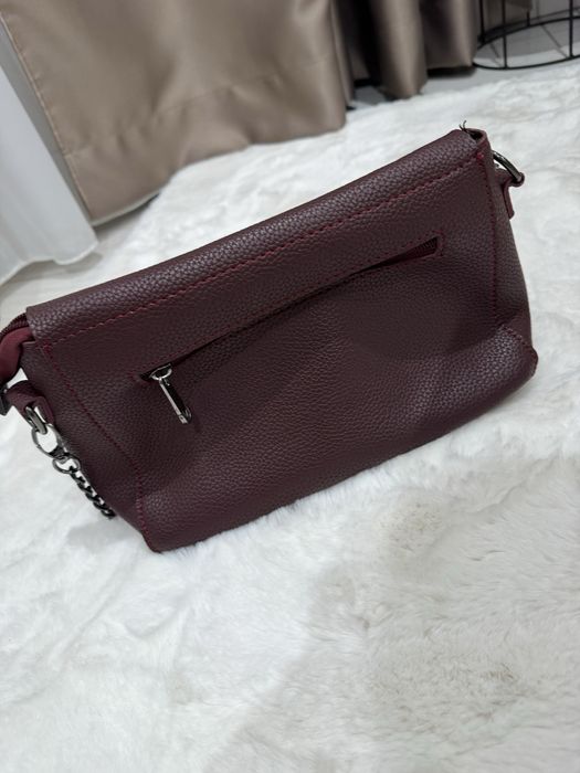 Сумочка шкіряна в трендовому кольорі