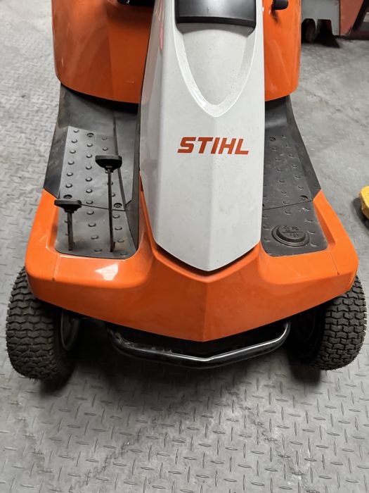 Stihl RT4082 - bardzo zwrotny traktorek kosiarka