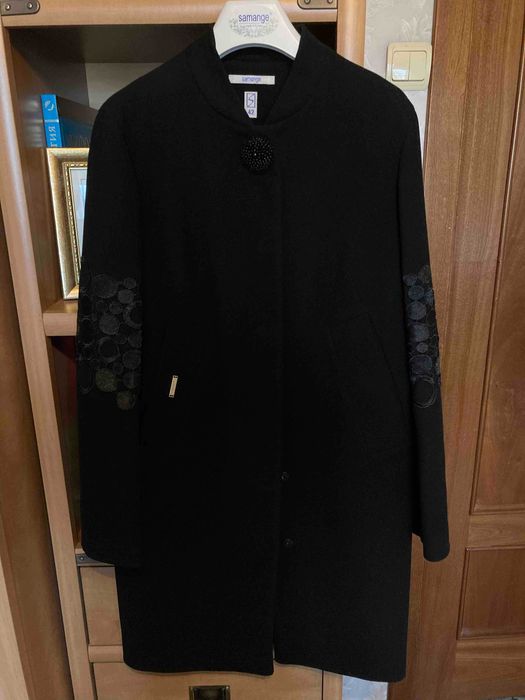 Чорне пальто-пончо жіноче з хутром, виробництво Італія