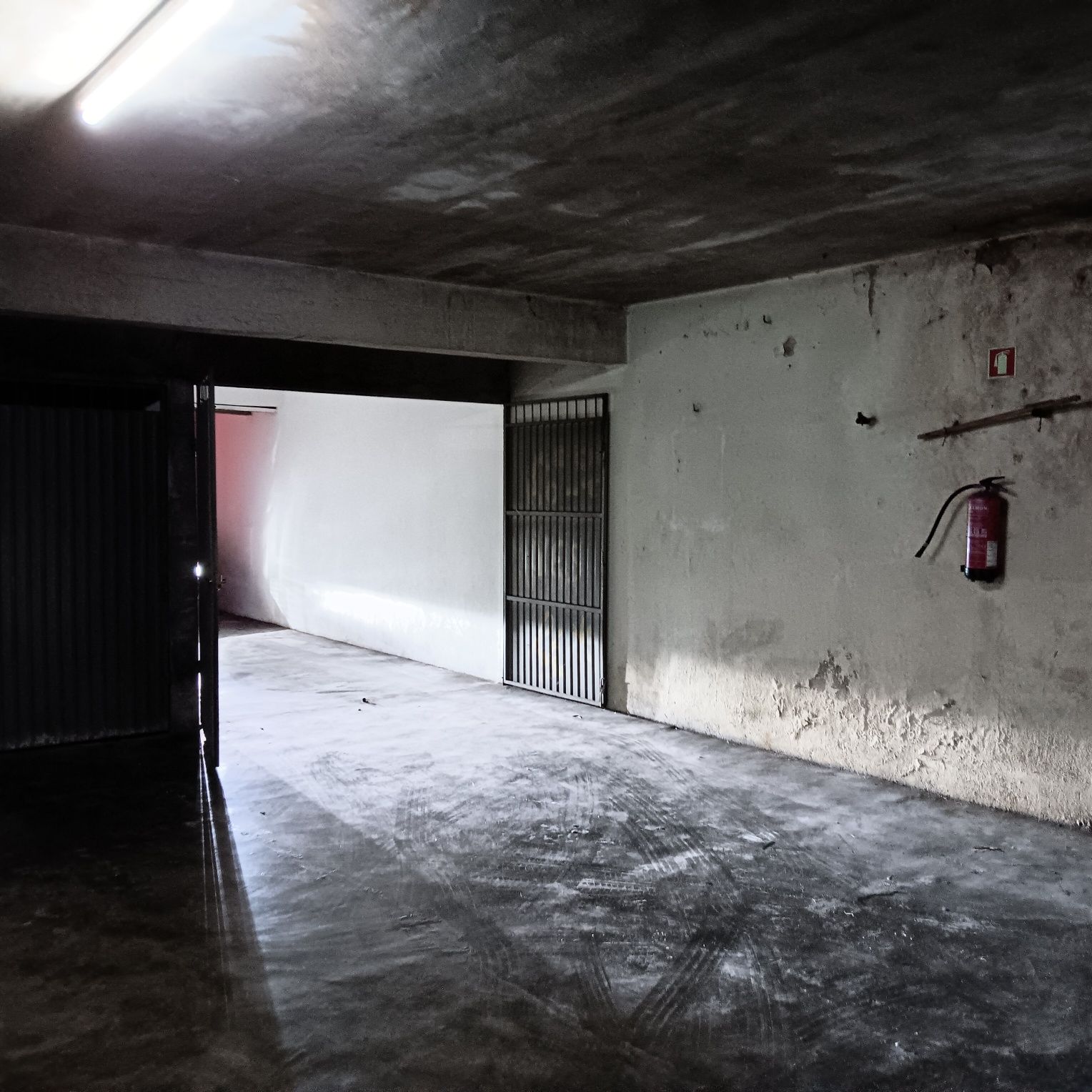 Garagem 250m estacao Av Eduardo Vitor das Neves