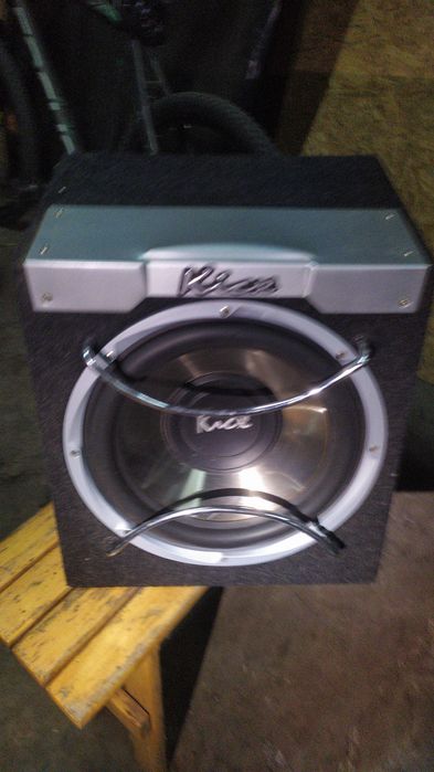 Продам саббуфер Kicx