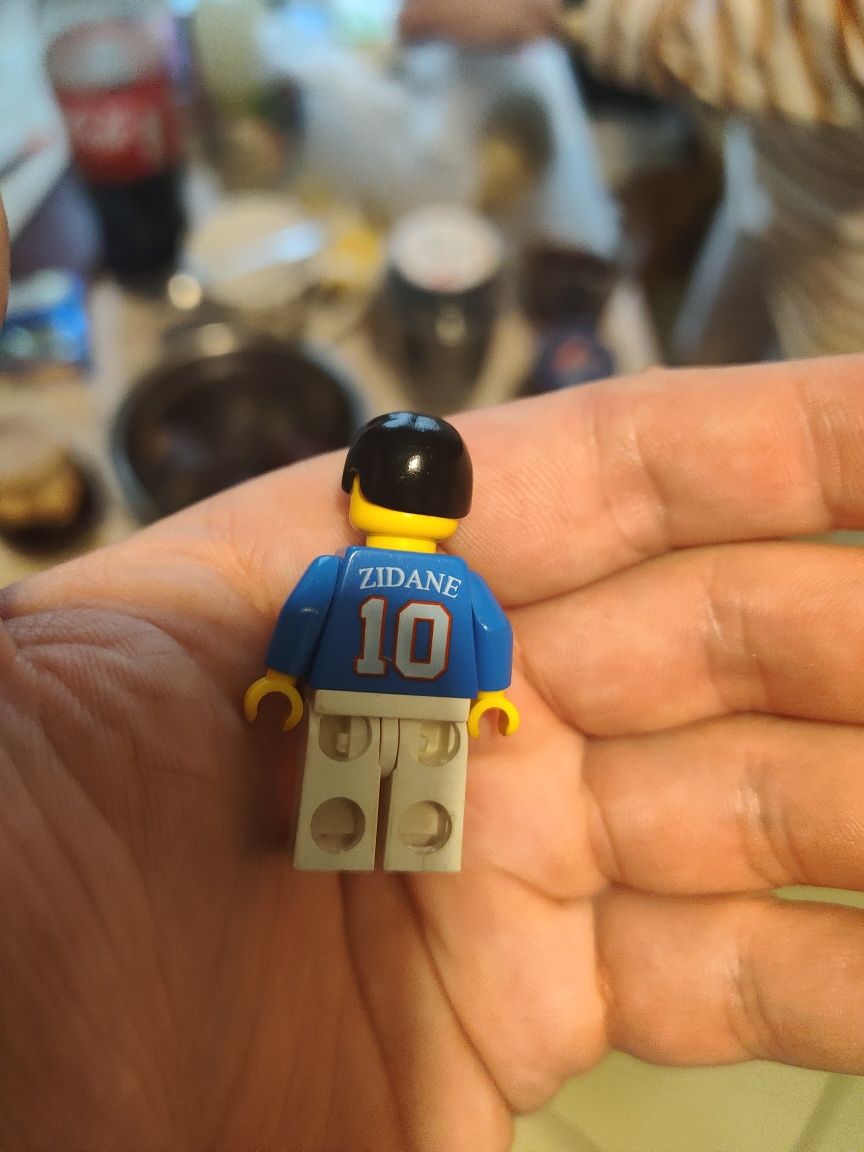 Lego Zinedine Zidane plus podstawki