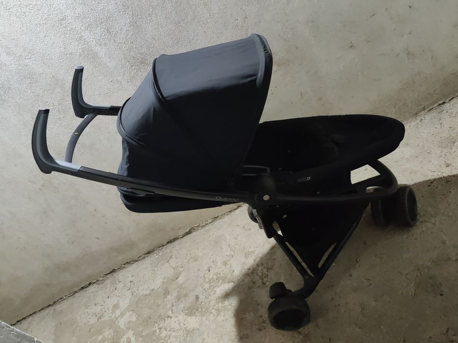 Carrinho Quinny muito compacto