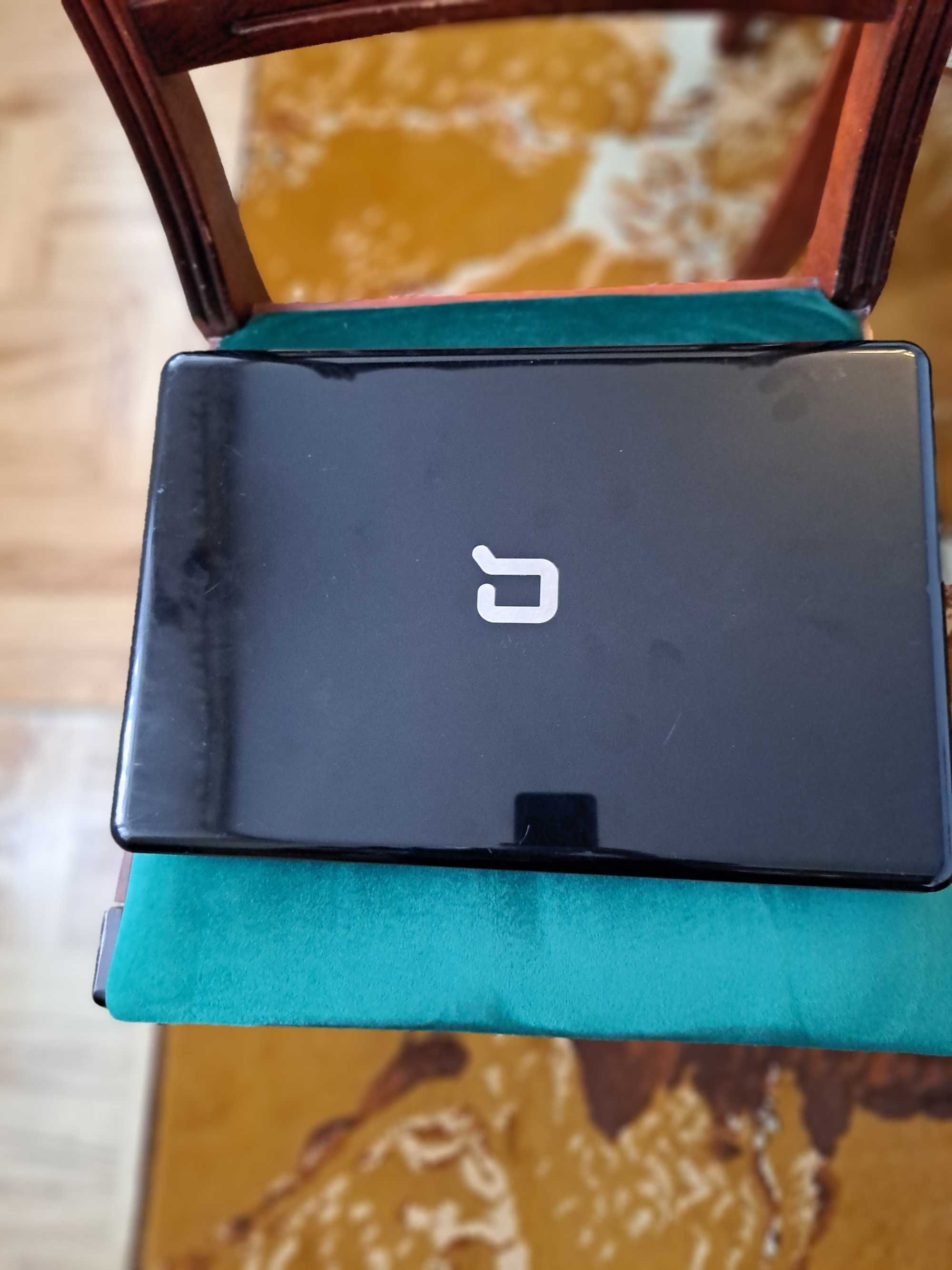 Laptop o nazwie  COMPAQ