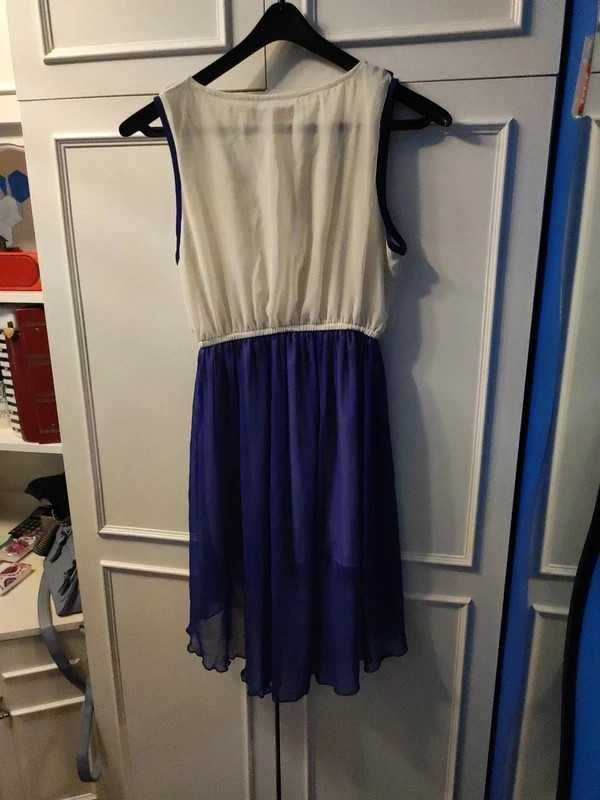 Sukienka z dłuższym tyłem L/XL