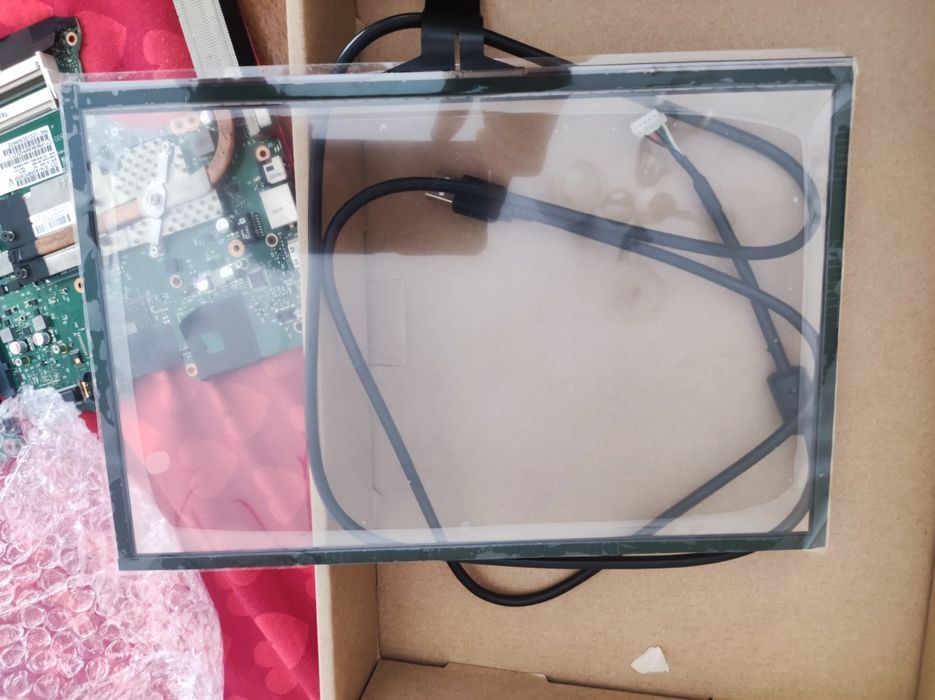 Продаю ТачСкрін.