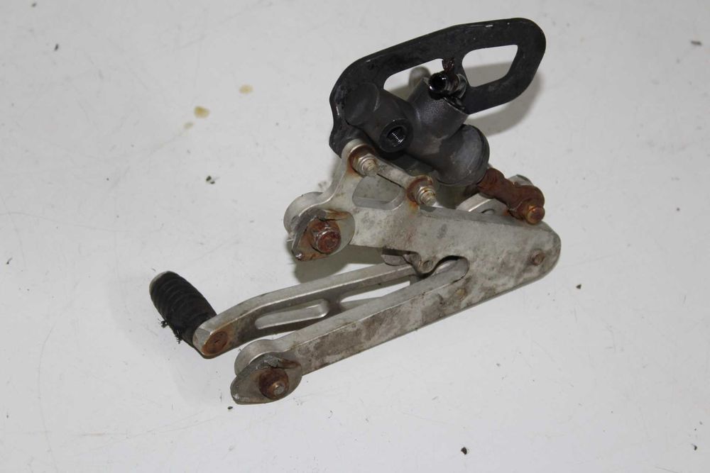 PEUGEOT XR6 set peg mocowanie podnóżek pompa tył