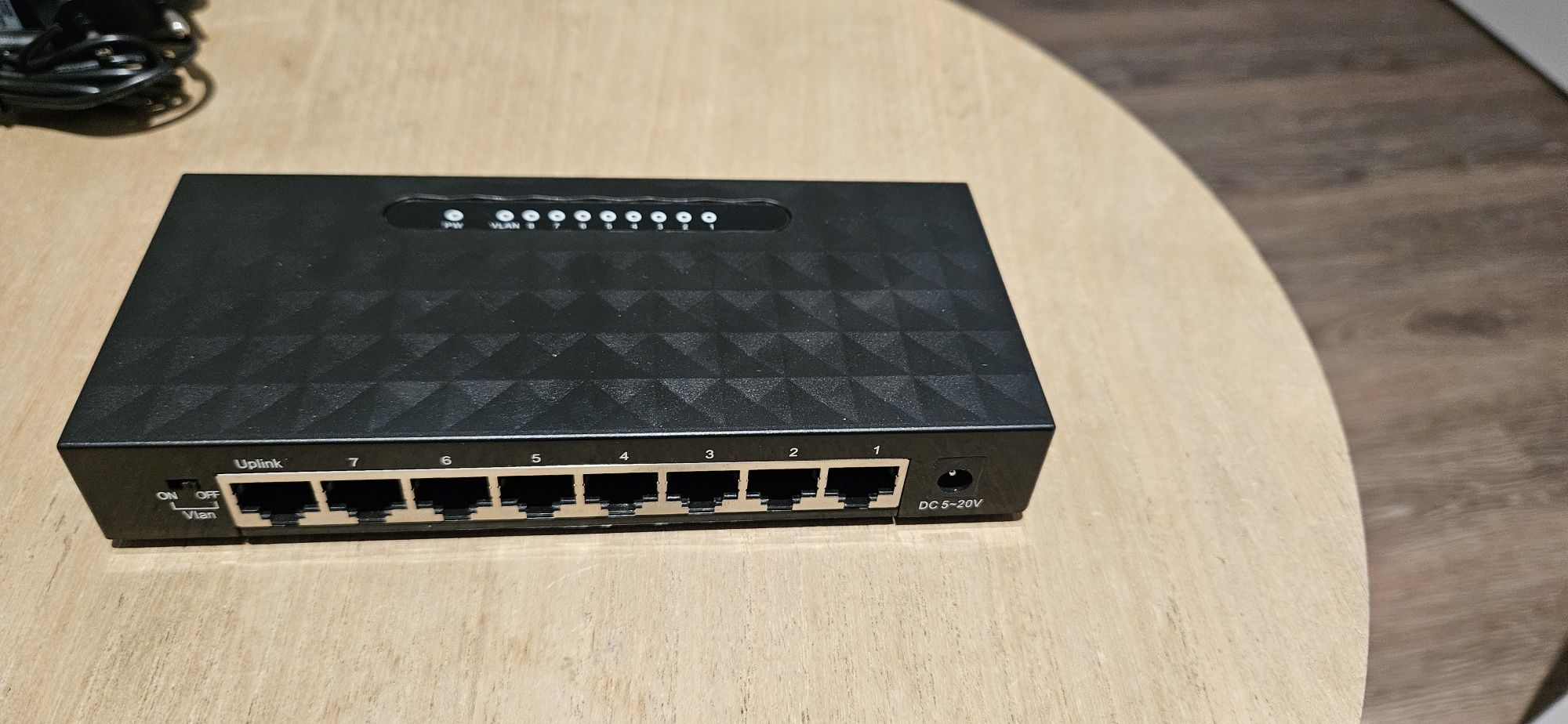 Switch de rede ethernet Iggual Ges80 (novo) 00