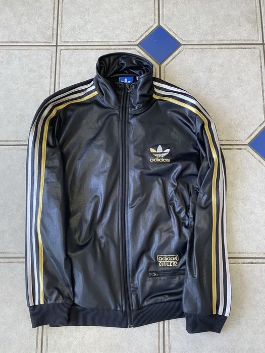 Бомбер адідас мастерка adidas zne поставка одягу ветровка рейв найк og