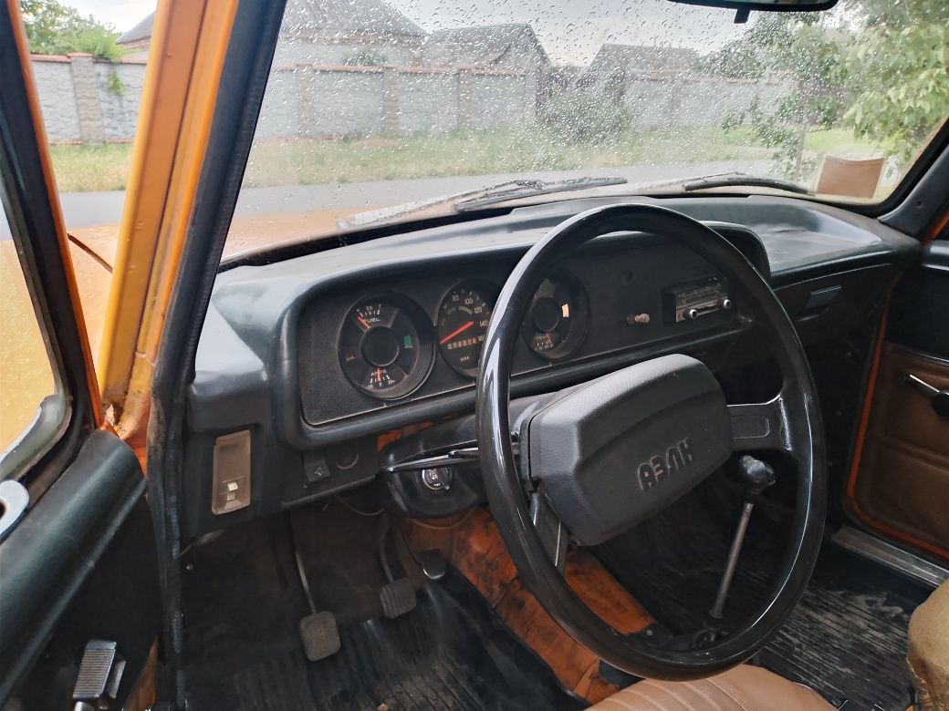 Срочно продам москвич 2140