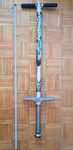 Pogo stick używany, lecz w pełni sprawny.