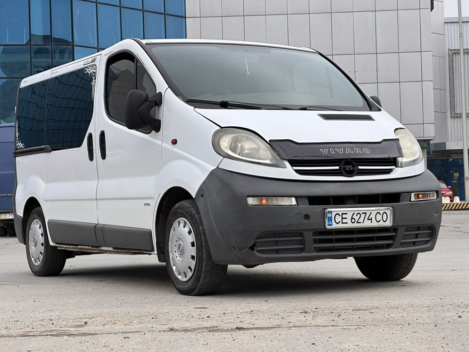 Opel Vivaro 9 місць