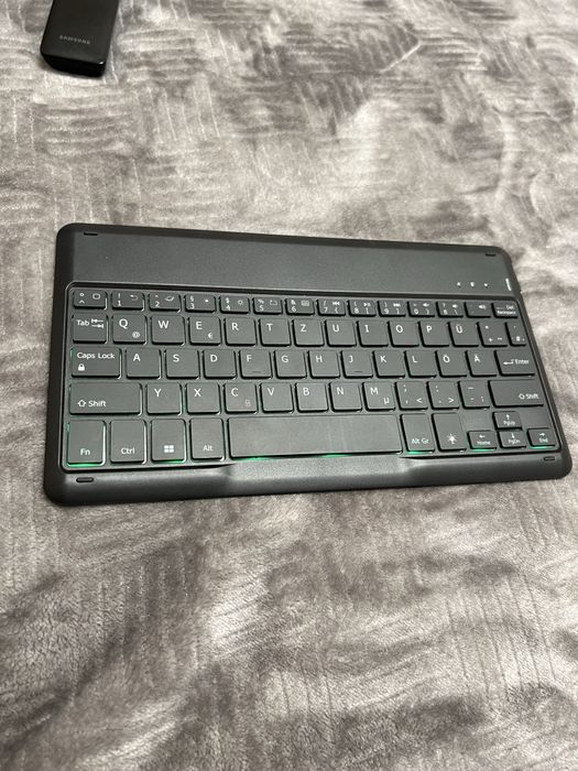 Bluetooth клавіатура, з пісдвіткою, не бачить зʼєднання