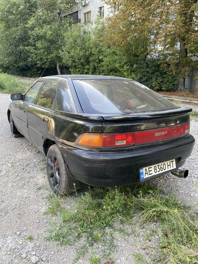 Mazda 323F 1992 рік бензин 1.9л на ходу, по техпаспорту, без торгу