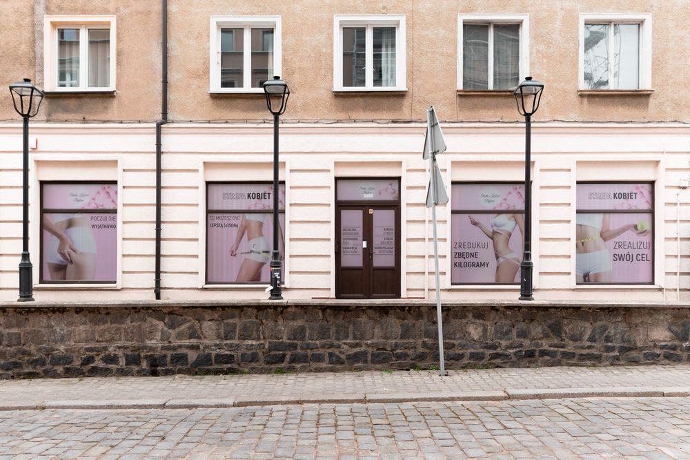 Profesjonalne Oklejanie Szyb, Witryn, Ścian i Powierzchni