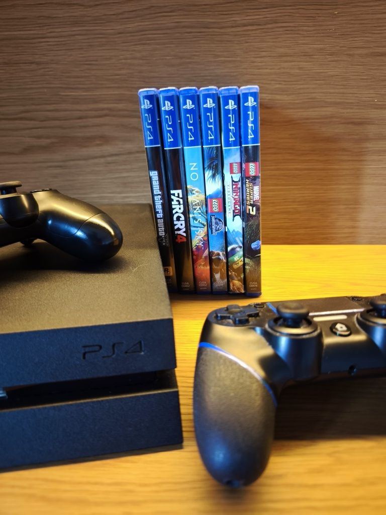 Playstation 4 + 2 comandos + 6 jogos