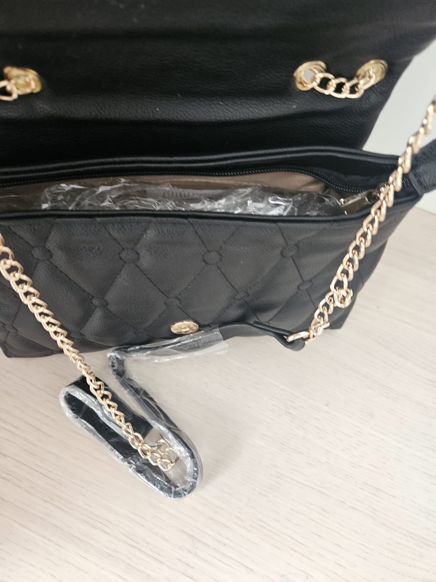 Damska torebka guess