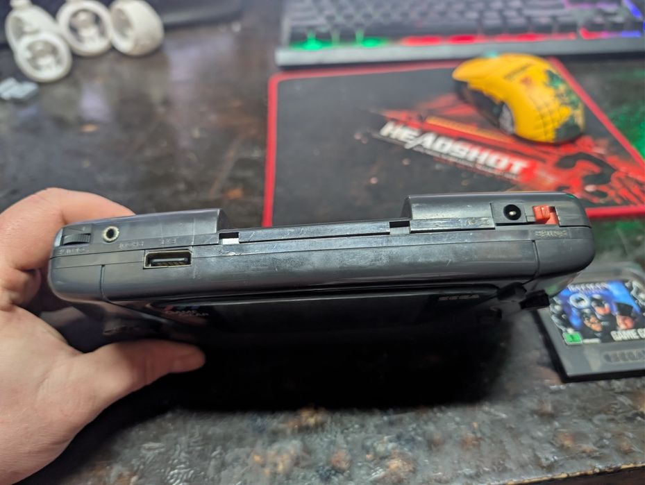 Sega game gear  разом з картриджем