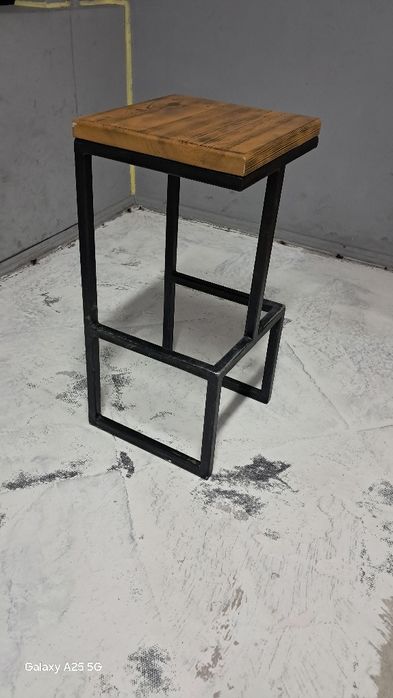 Продам Барні стула