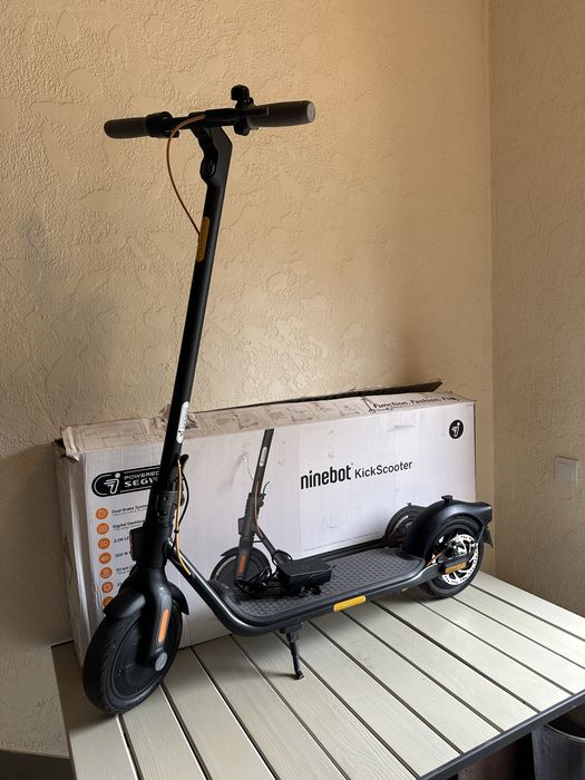 Електросамокат Ninebot KickScooter F30