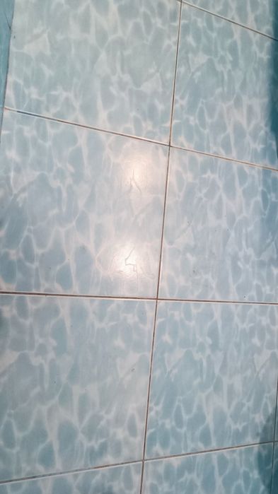 Продам плитку напольную