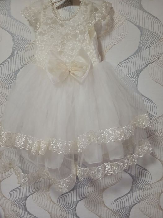 ПРОДАМ дитячу нарядну сукню!