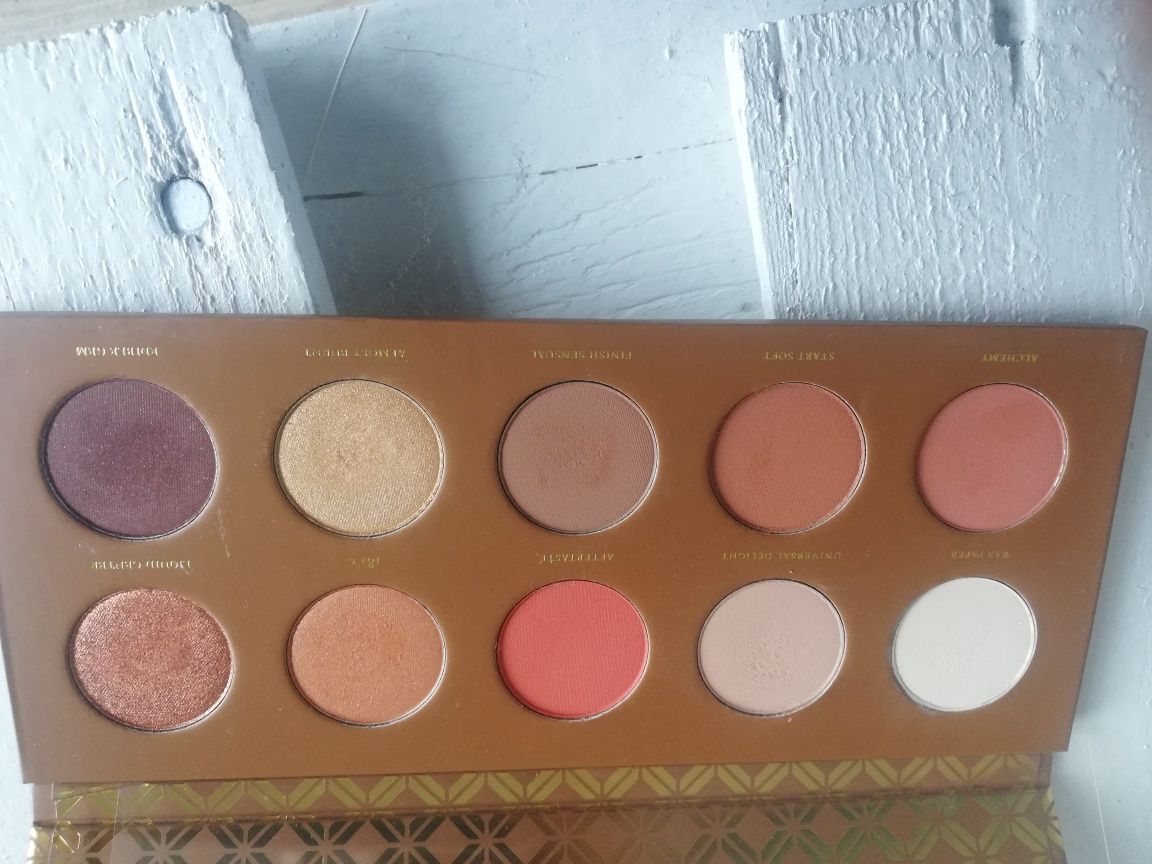 Zoeva paleta cieni Caramel Melange