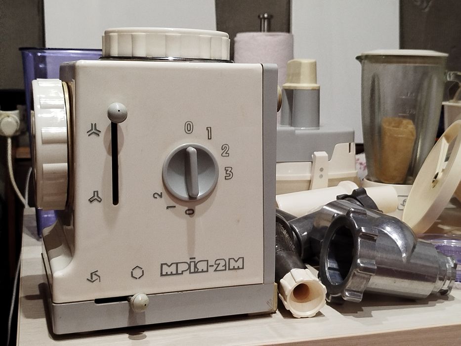 Кухонний комбайн "Мрія-2M". СРСР, Южмаш. Листопад 1990 року.