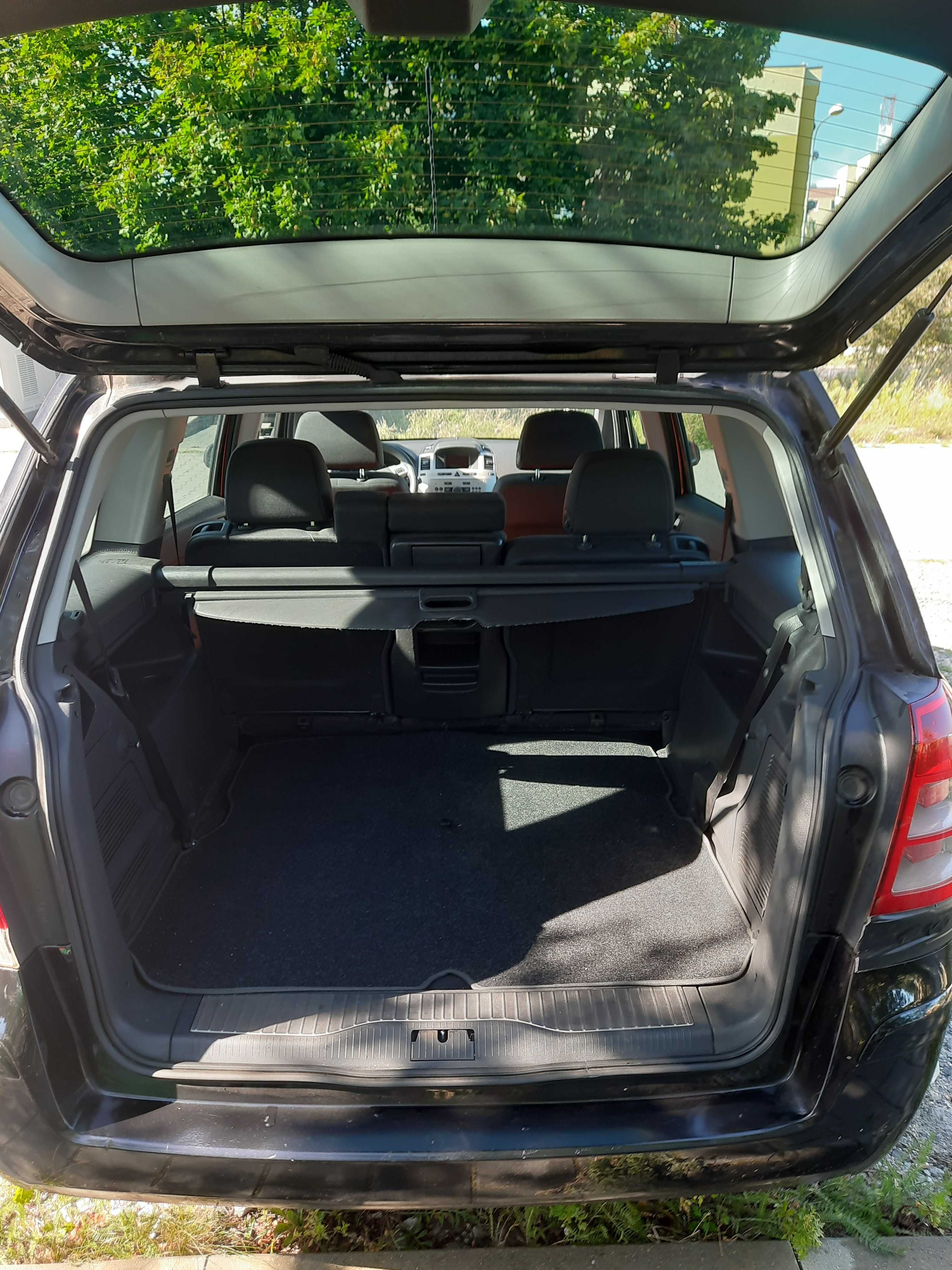 Sprzedam samochód Opel Zafira siedmioosobowy rok prod. 2008