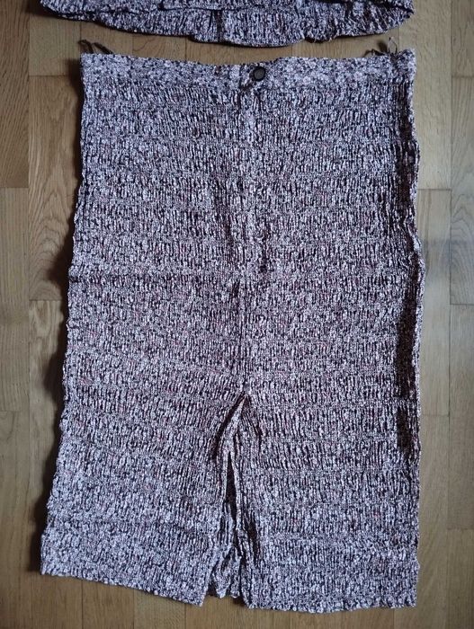 Komplet spódnica z bluzką w drobne kwiatki rozmiar L szerokość 90 cm