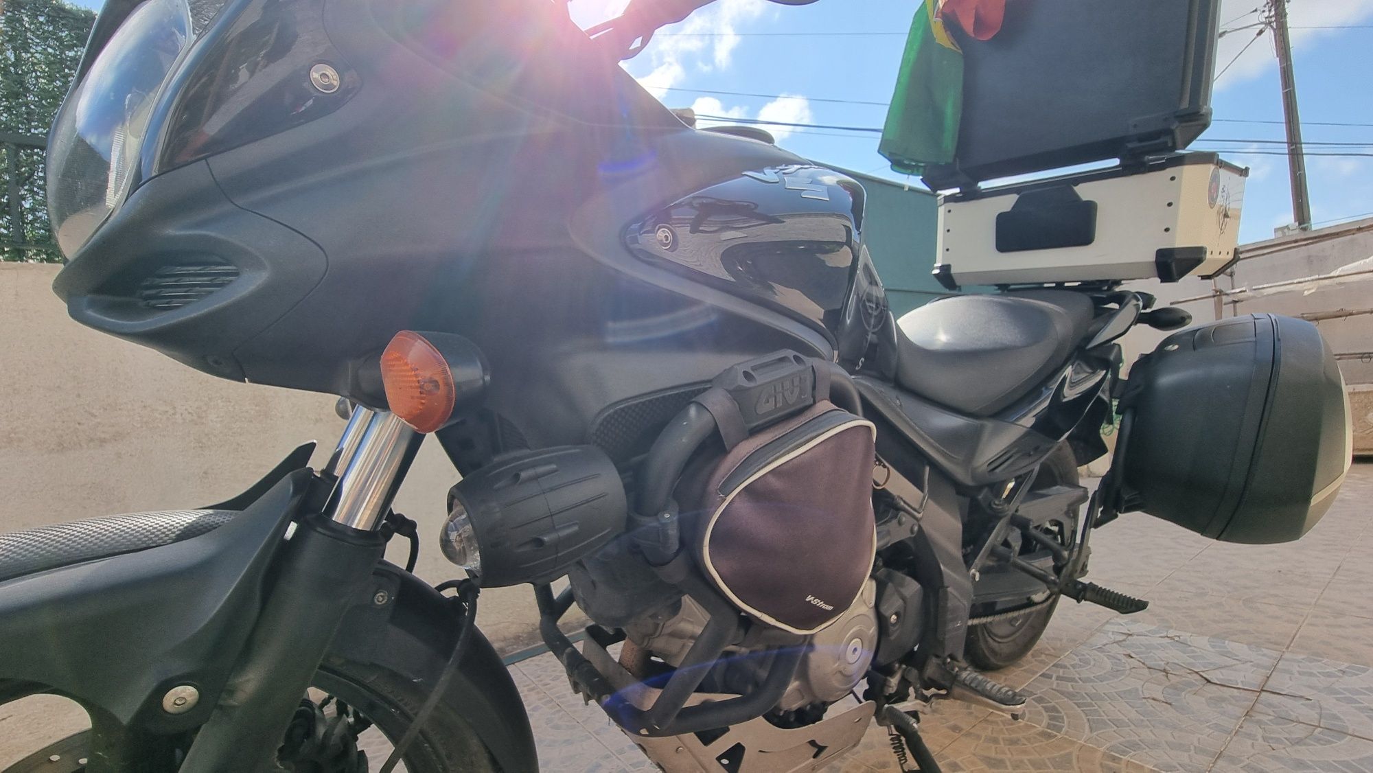 SUZUKI  V Strom 650