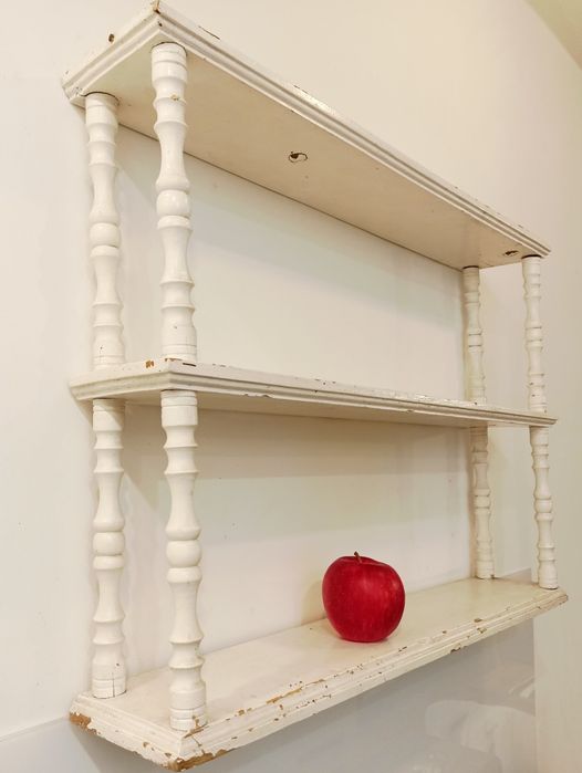 Drewniana półka do powieszenia