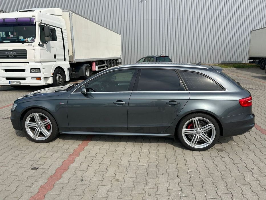 Audi A4 Avant Audi A4 2.0 TDI Quattro Line S tronic
