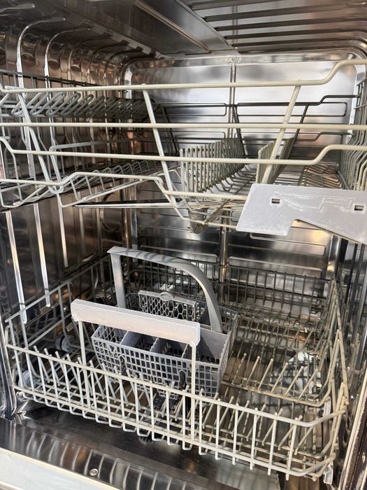 Посудомийна машина б/в Cylinda Розмір: 60/60/60 Вмонтована #07445